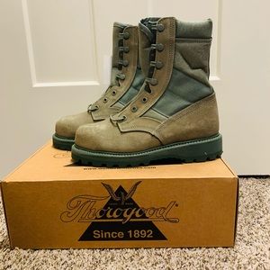 Steel toe boots